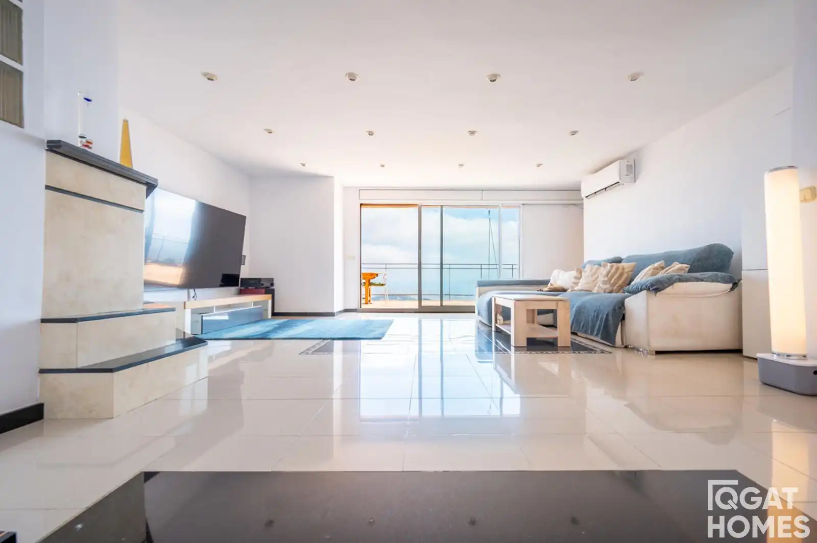Sala d'estar de Casa o xalet en venda en Barcelona amb Aire condicionat, Calefacció i Jardí privat