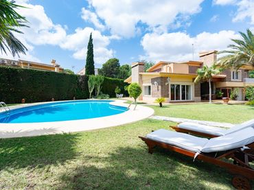 Villa con piscina in vendita a Paseo Paseo  El Canal