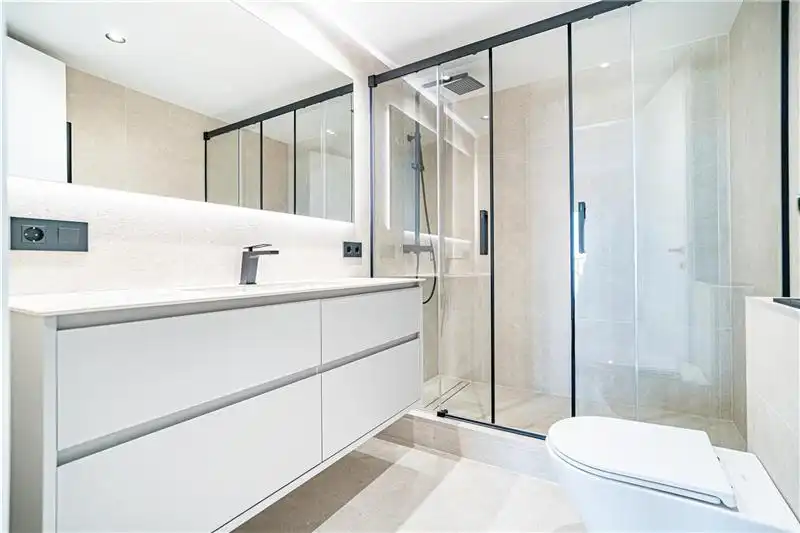 Baño de Piso en venta en  Palma de Mallorca con Aire acondicionado, Calefacción y Terraza