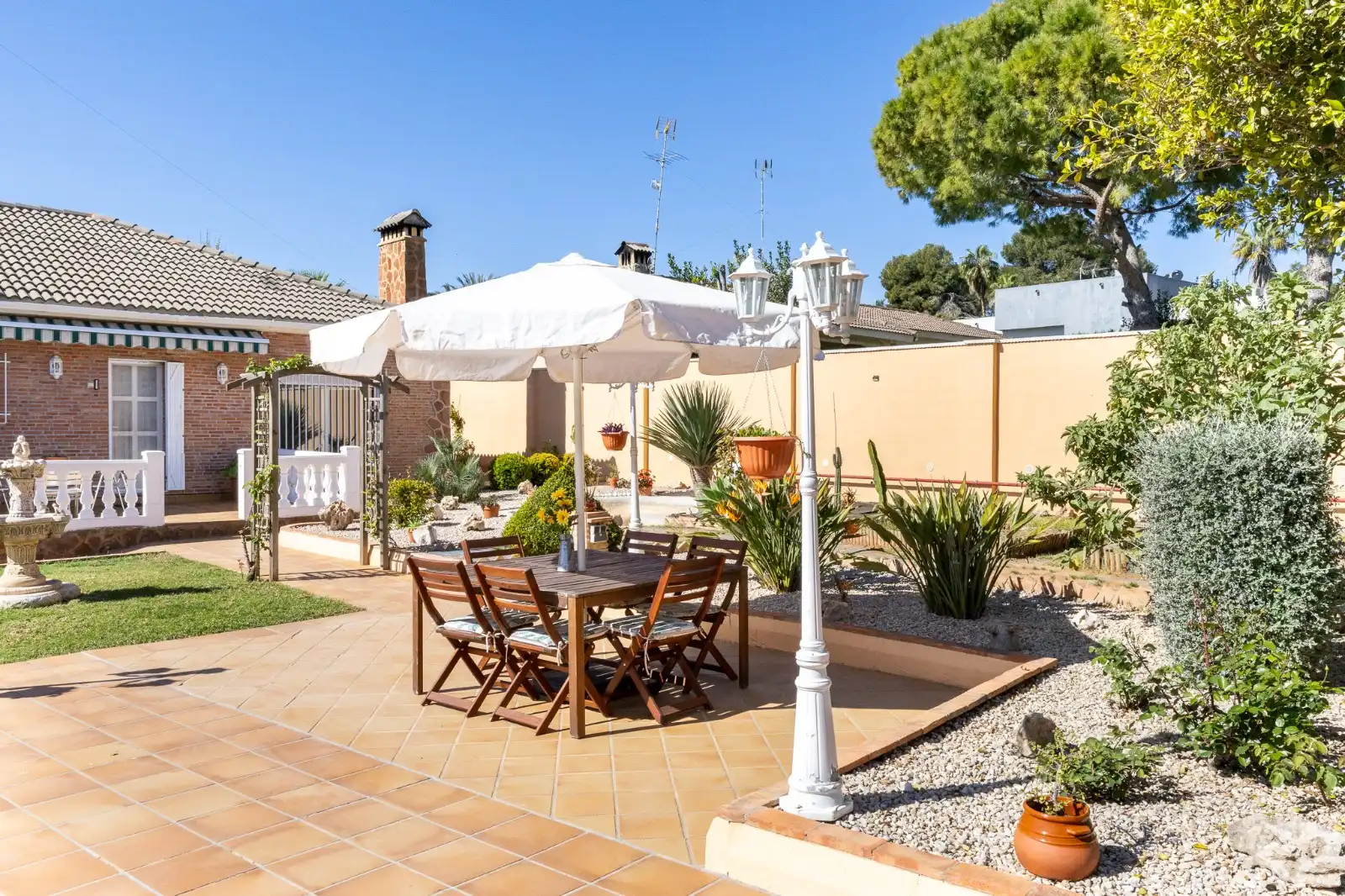 Terrassa de Casa o xalet en venda en Montserrat amb Aire condicionat, Calefacció i Jardí privat