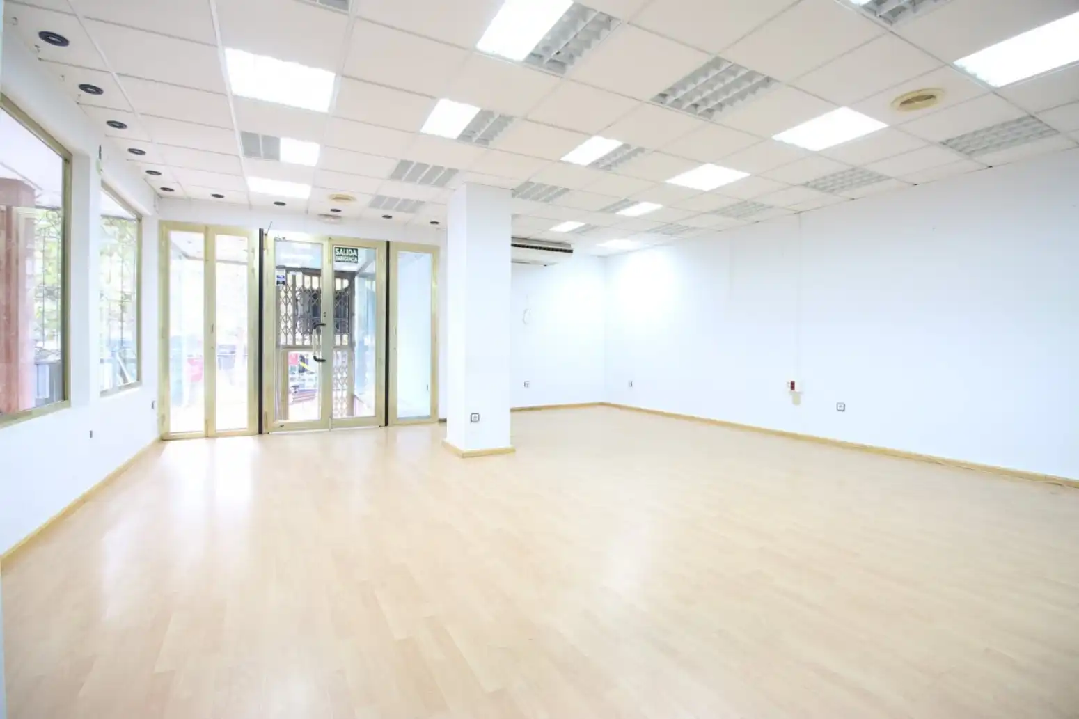 Local comercial en venda a Montijo