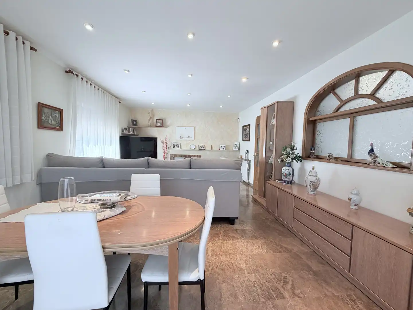 Living room of Houses for sale in Terrassa  with Air Conditioner, Heating and Private garden