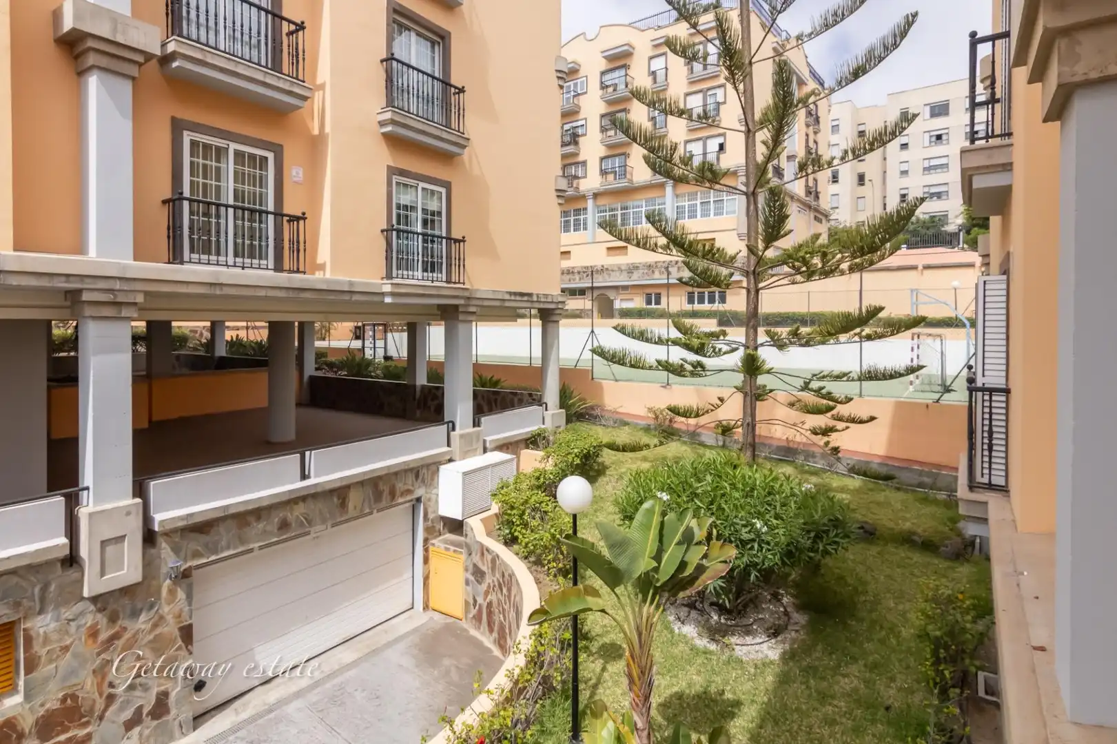 Exterior view of Flat for rent in Las Palmas de Gran Canaria  with Air Conditioner, Heating and Storage room