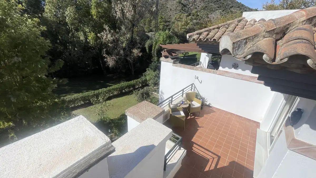 Jardín de Ático en venta en Benahavís con Aire acondicionado, Terraza y Amueblado