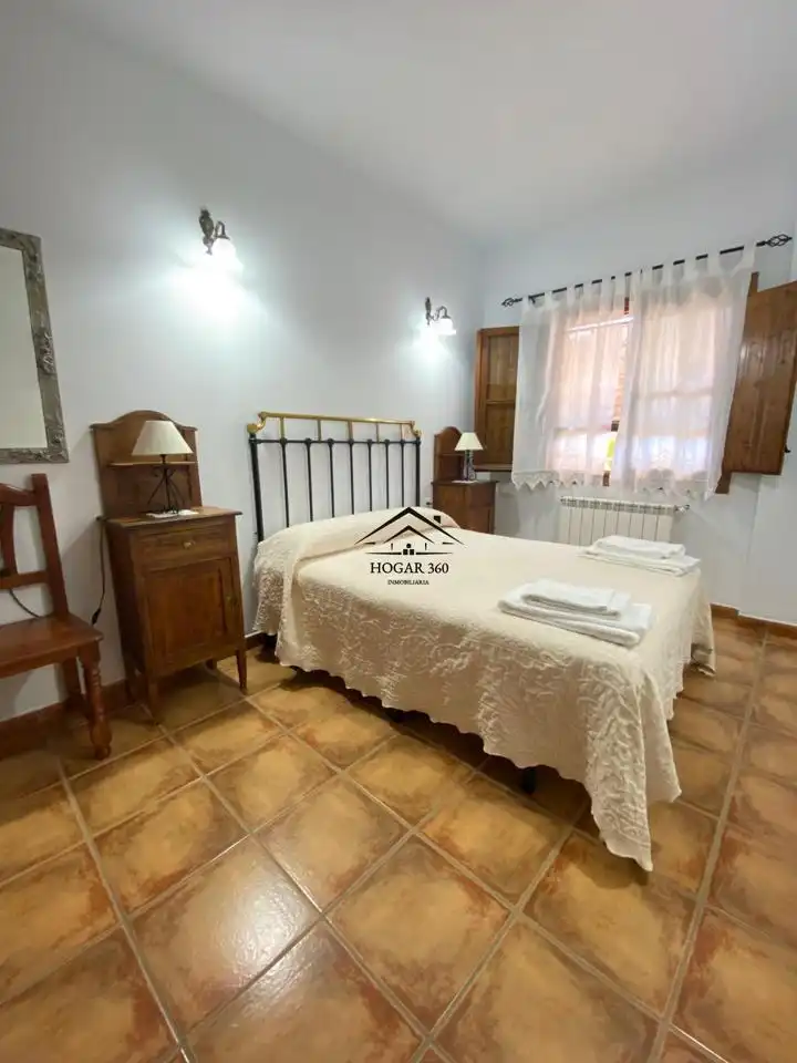 Dormitori de Finca rústica en venda en Valencia de Alcántara amb Jardí privat, Terrassa i Piscina