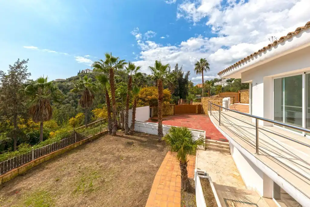 Vista exterior de Casa o chalet en venta en Benahavís con Aire acondicionado, Calefacción y Jardín privado