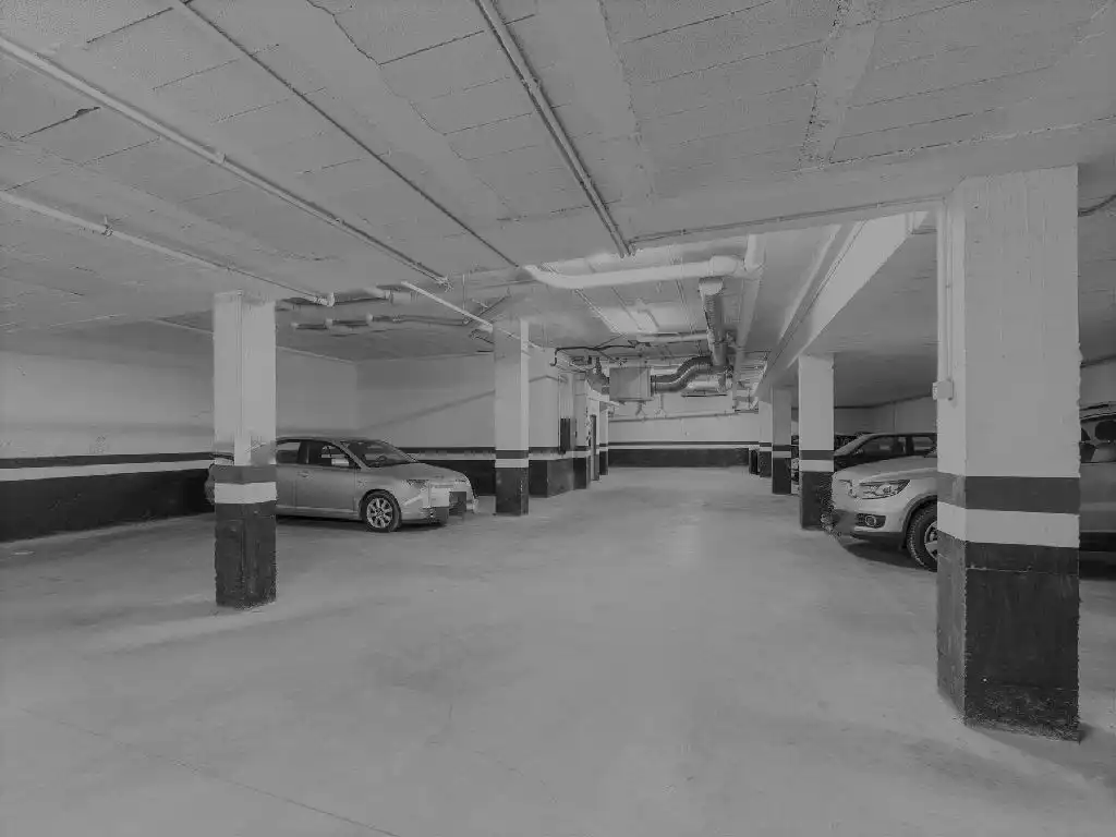Parcheggio in vendita a La Roda