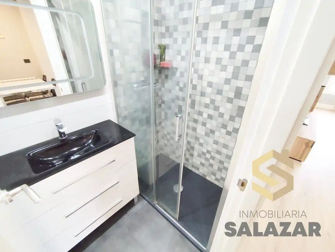 Bathroom of Flat for sale in Castro-Urdiales  with Heating, Terrace and Balcony