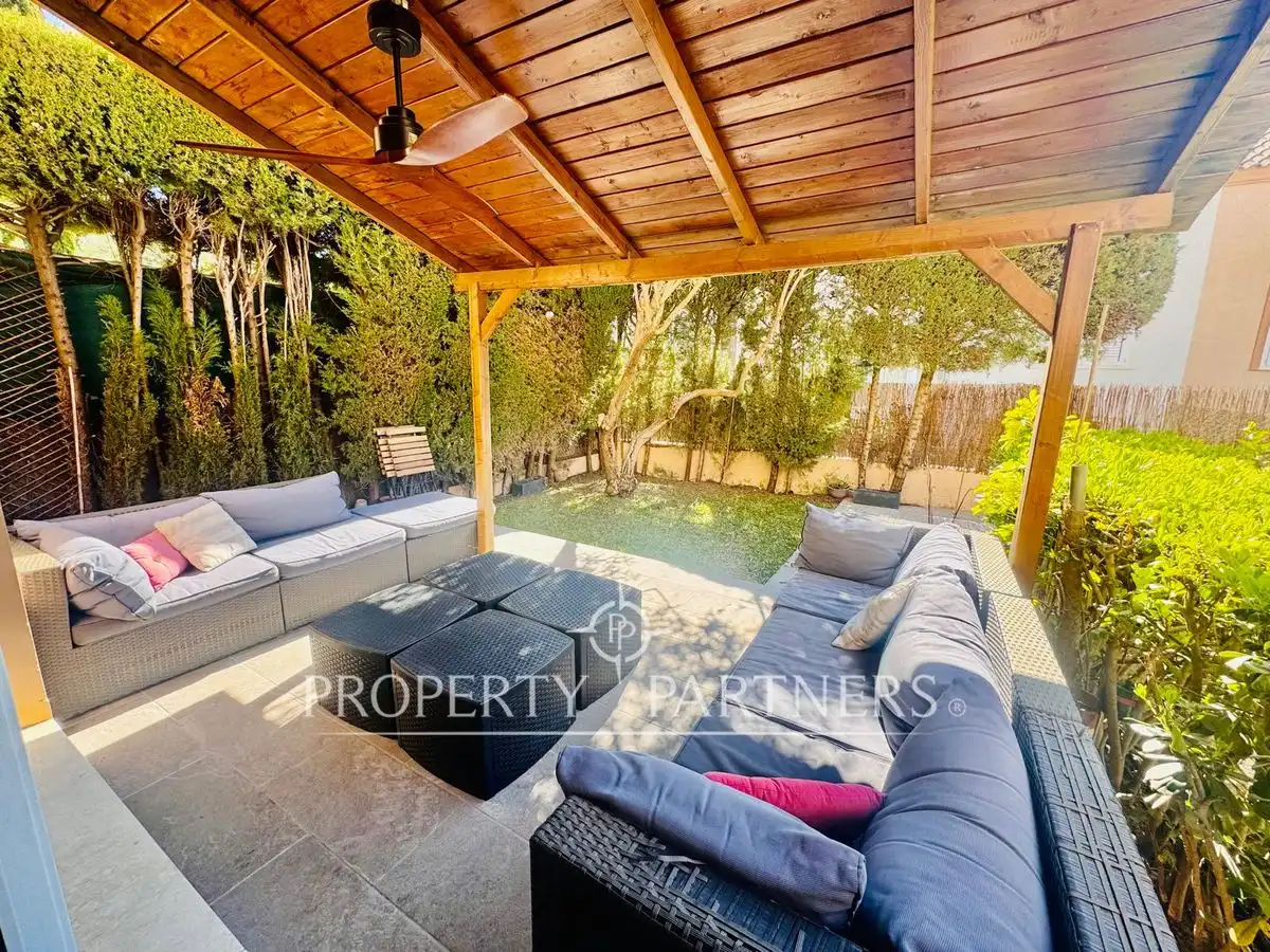 Terraza de Casa adosada en venta en Rocafort con Aire acondicionado, Calefacción y Piscina