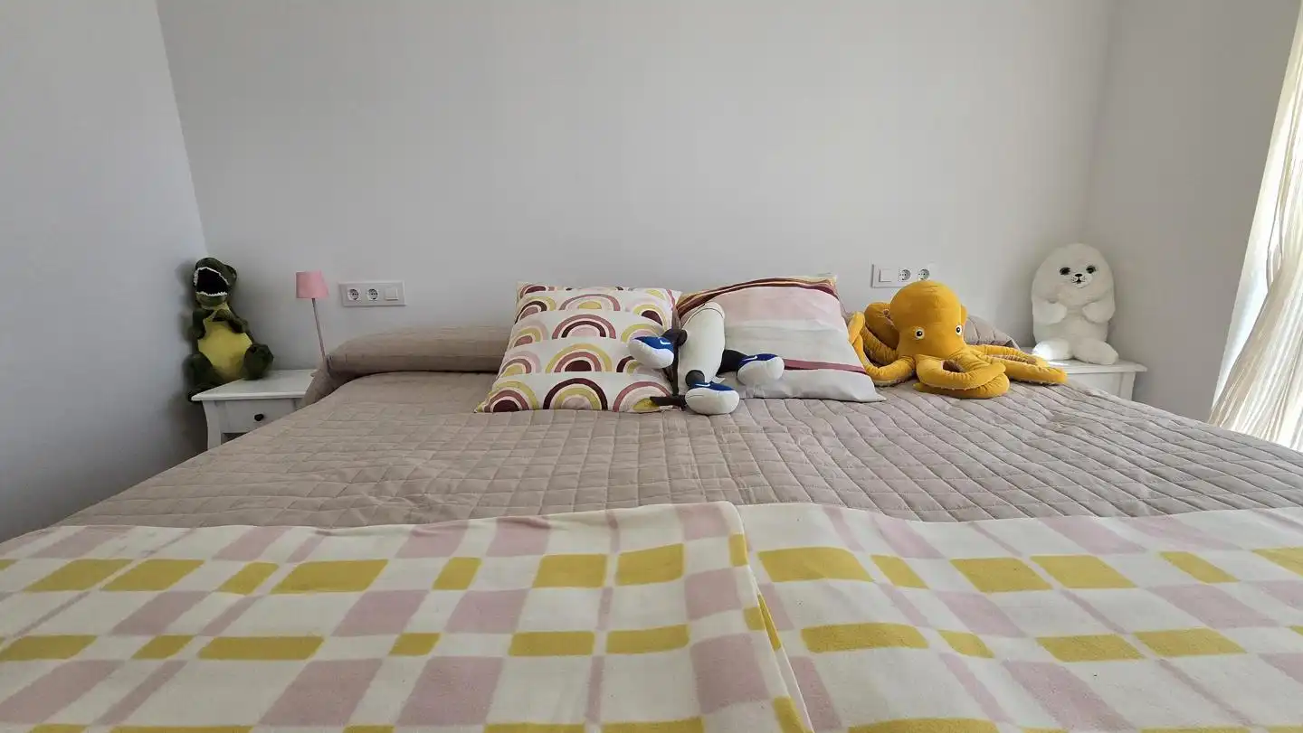 Habitación de Apartamento de alquiler en Gandia con Aire acondicionado, Calefacción y Piscina comunitaria