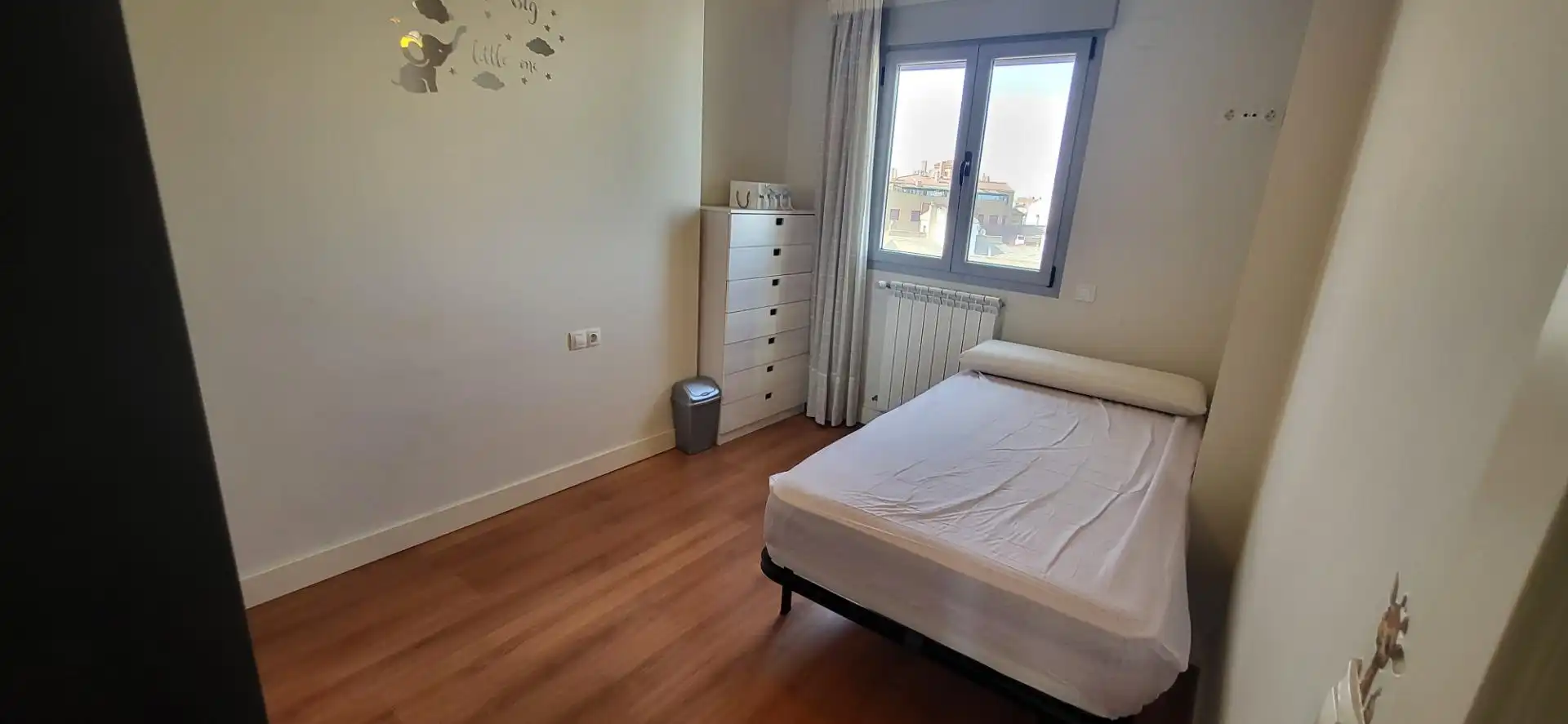 Attic for rent in Feria