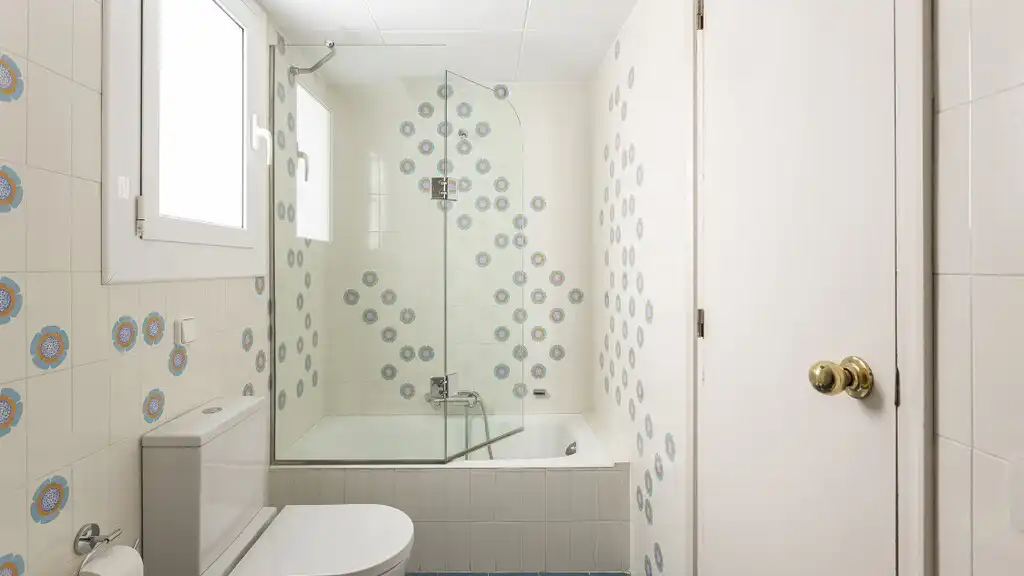Baño de Ático en venta en Barcelona con Aire acondicionado, Calefacción y Parquet