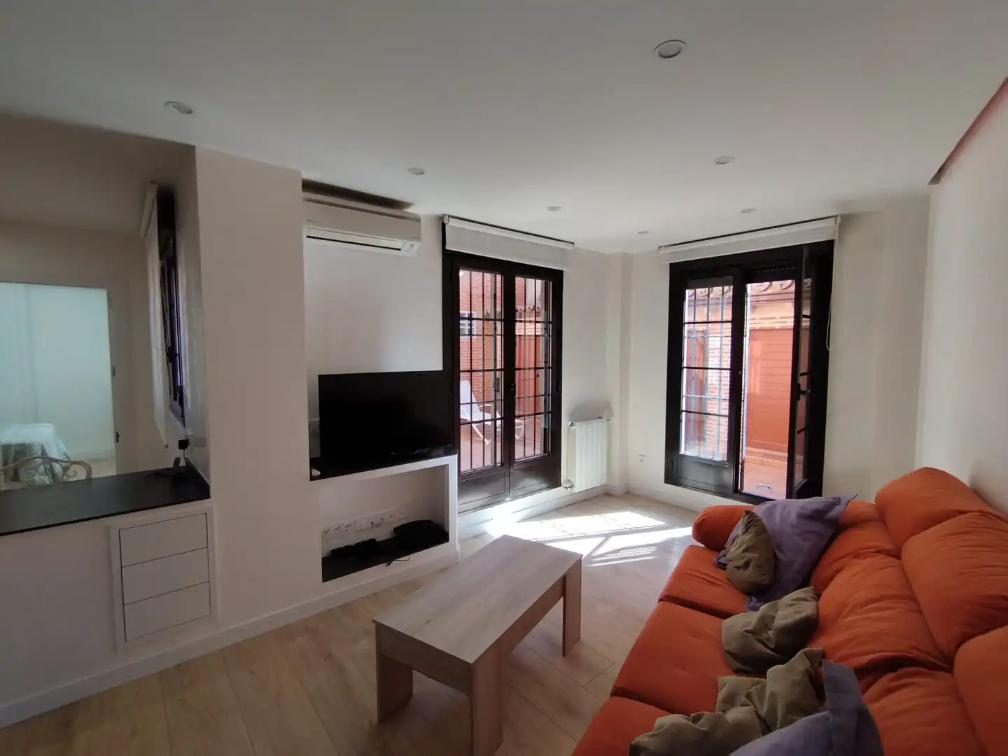 Sala d'estar de Apartament de lloguer en Alcalá de Henares amb Aire condicionat, Calefacció i Traster