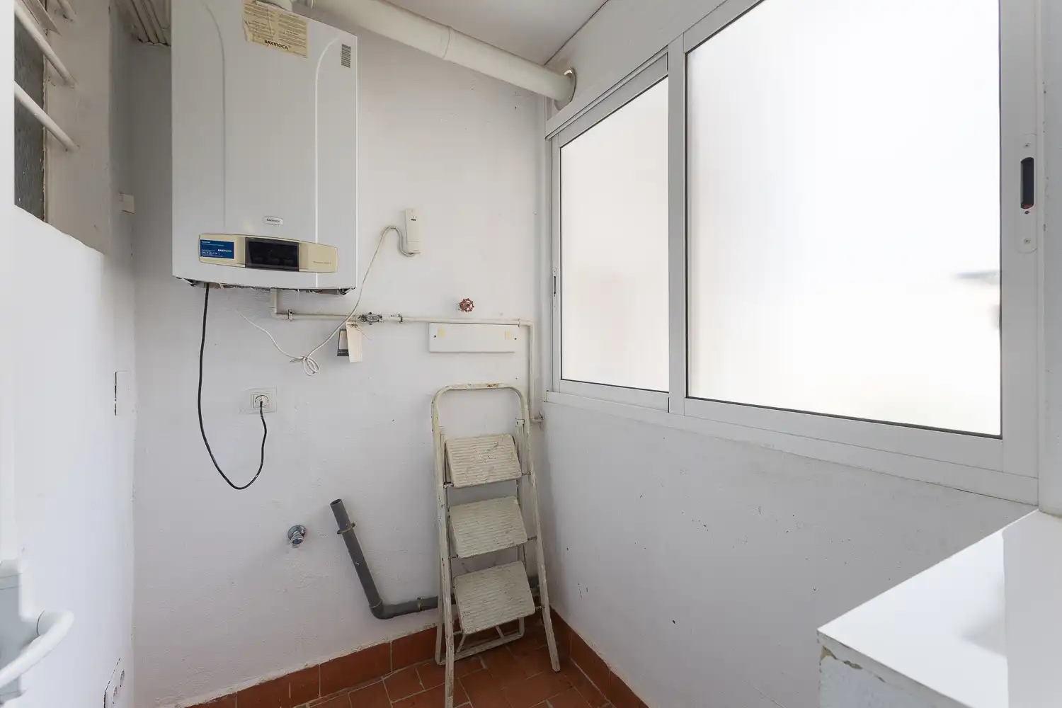 Bathroom of Flat for rent in Valencia  with Air Conditioner, Heating and Parquet flooring