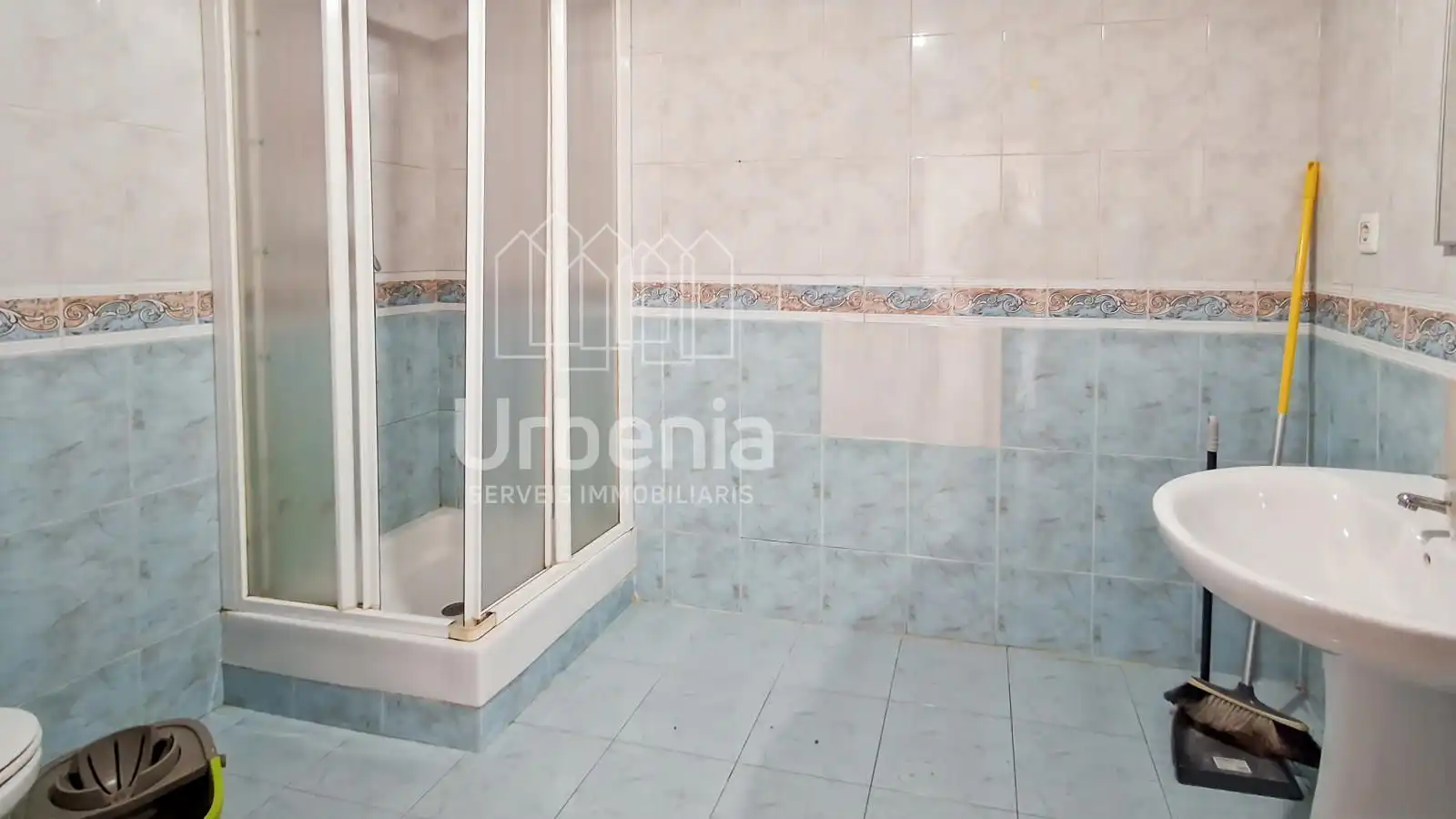Baño de Piso en venta en Mataró con Calefacción
