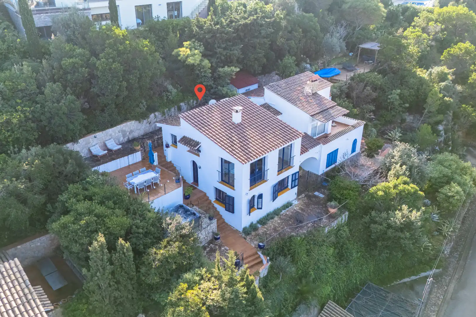 Außenansicht von Einfamilien-Reihenhaus zum Verkauf in Begur mit Klimaanlage, Heizung und Terrasse