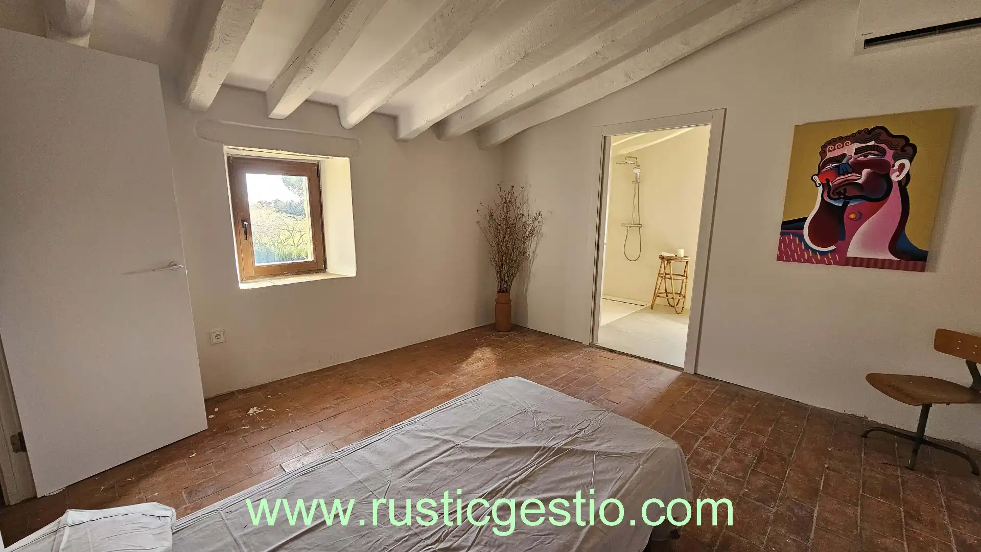 Schlafzimmer von Country house zum Verkauf in Navata mit Privatgarten, Terrasse und Schwimmbad