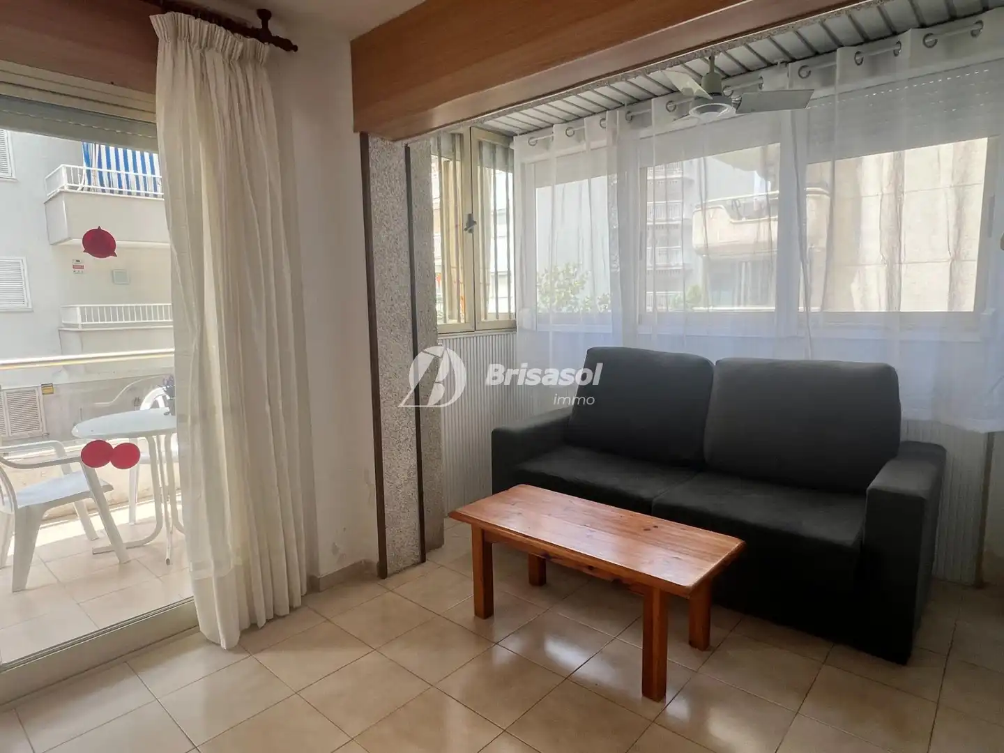 Sala d'estar de Apartament en venda en Salou amb Balcó i Piscina comunitària