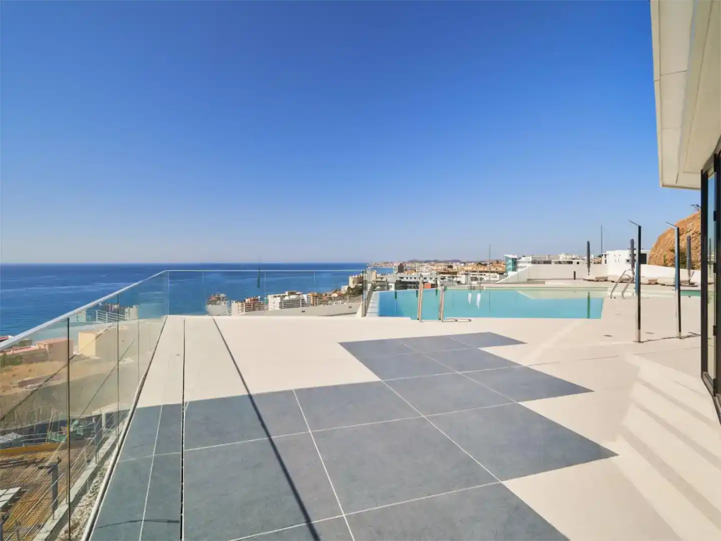 Piscina de Pis en venda en Fuengirola amb Aire condicionat, Piscina i Balcó
