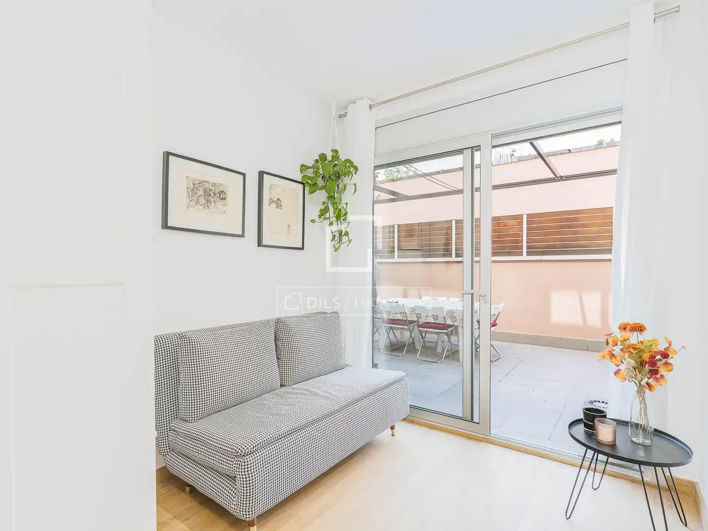 Exterior view of Flat for sale in Barcelona  with Air Conditioner, Terrace and Storage room