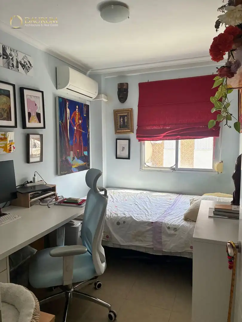 Bedroom of Flat for sale in Sevilla  with Air Conditioner and Furnished