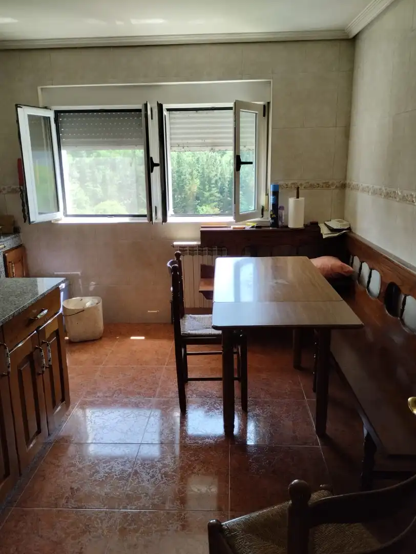 Esszimmer von Country house zum Verkauf in Tineo mit Heizung, Privatgarten und Möbliert