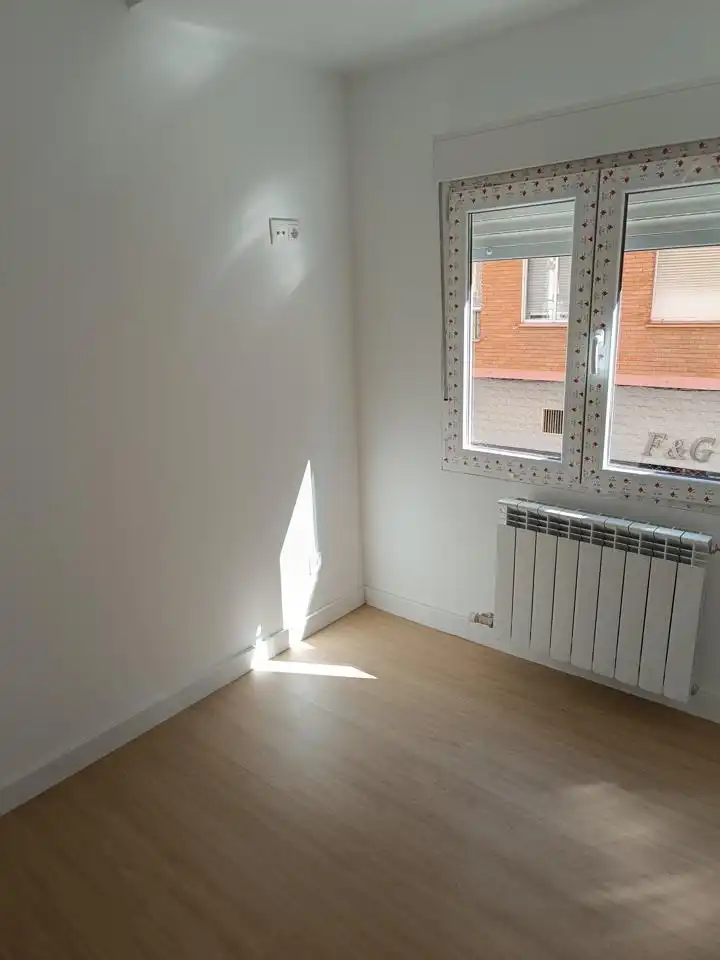 Habitación de Piso en venta en Zaragoza con Calefacción y Terraza
