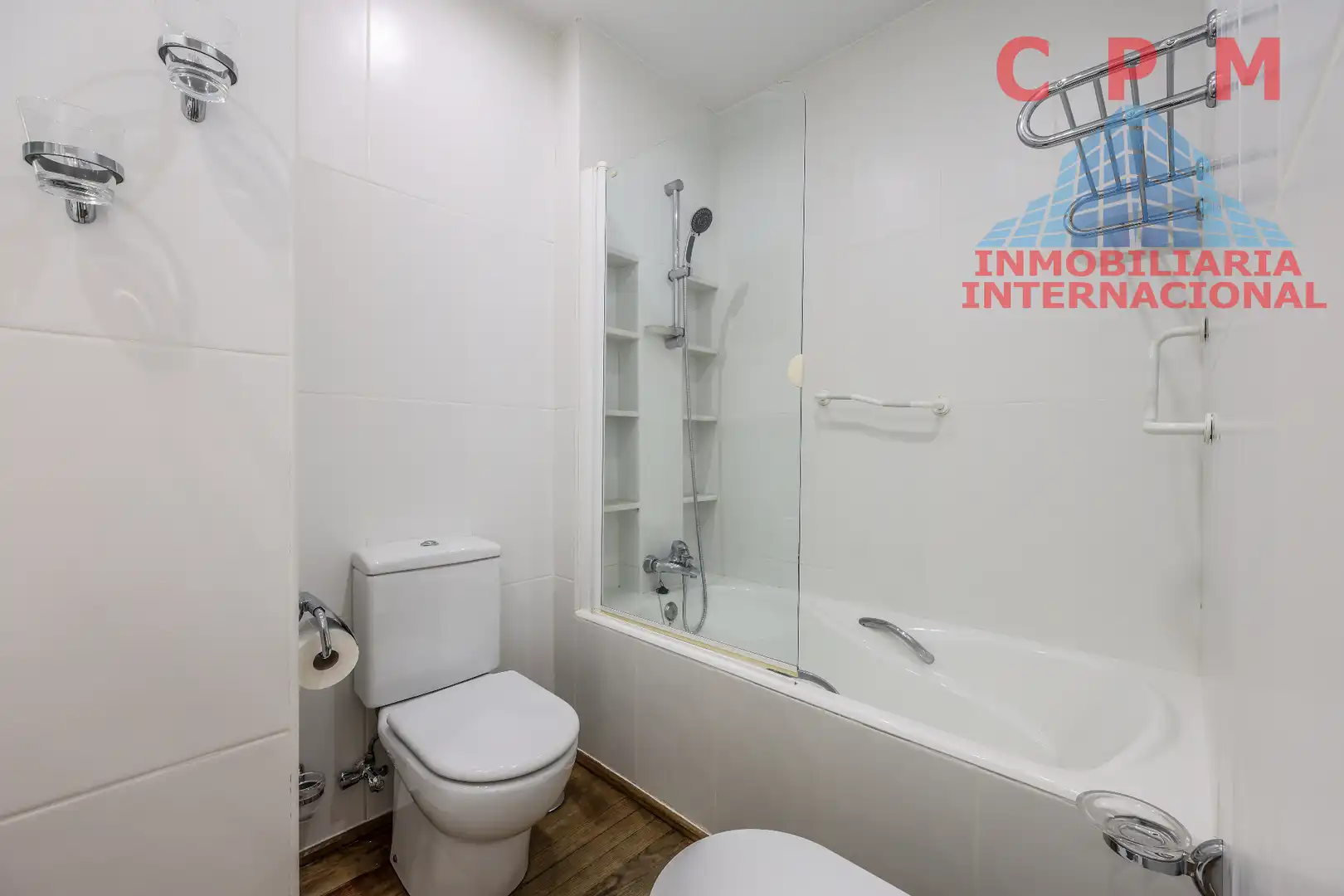 Baño de Piso de alquiler en Madrid con Aire acondicionado, Calefacción y Parquet