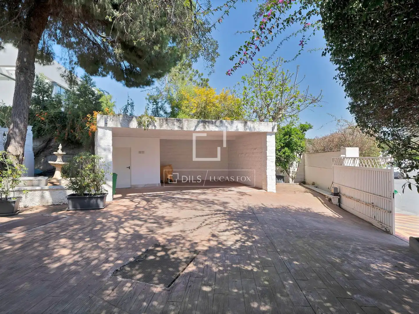 Vista exterior de Casa o chalet en venta en Marbella con Aire acondicionado, Calefacción y Jardín privado