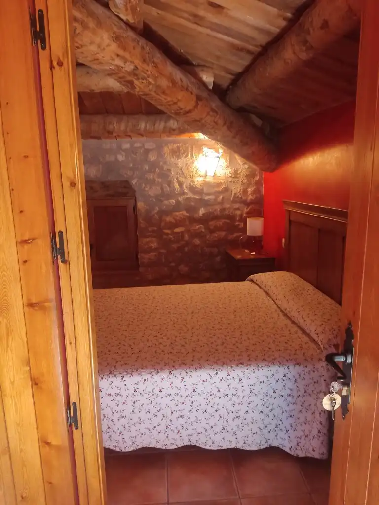 Habitación de Finca rústica en venta en Valdeltormo con Calefacción, Jardín privado y Terraza