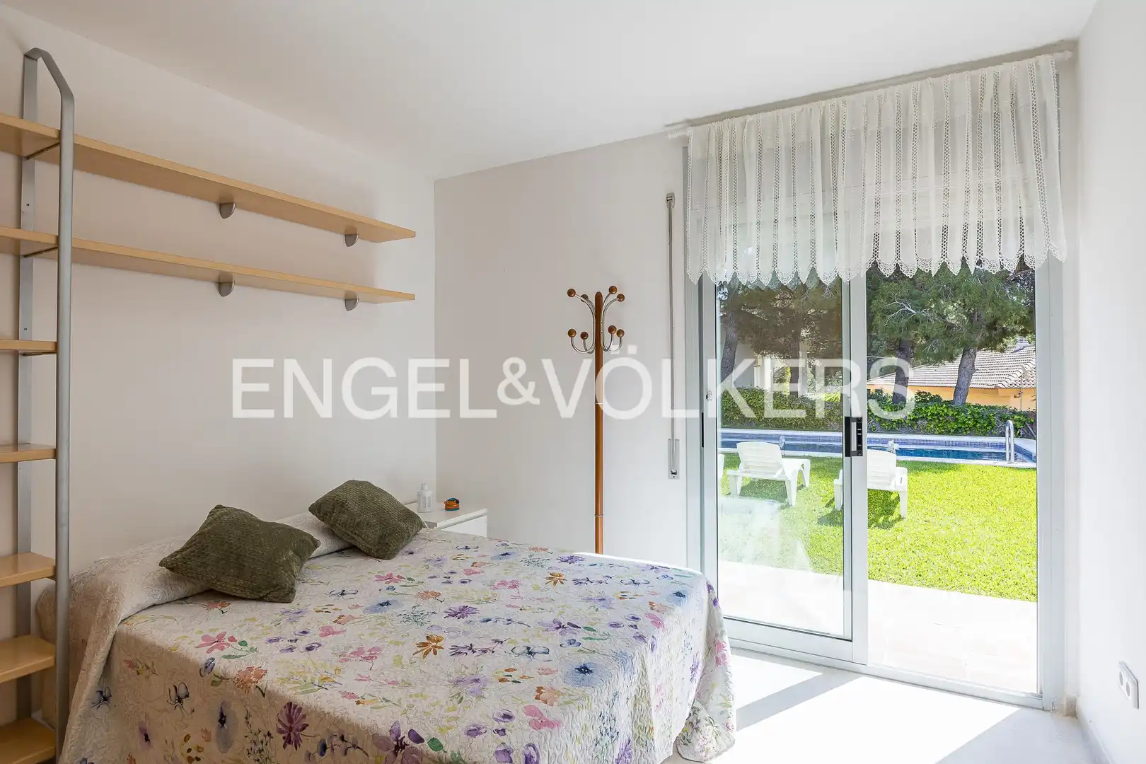 Habitación de Casa o chalet en venta en Calafell con Aire acondicionado, Calefacción y Jardín privado