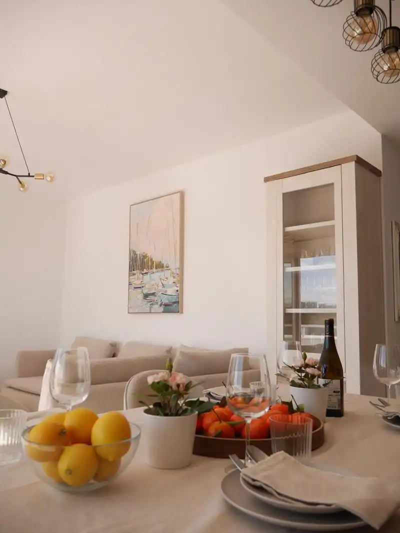 Sala de estar de Apartamento de alquiler en Estepona con Aire acondicionado, Terraza y Piscina