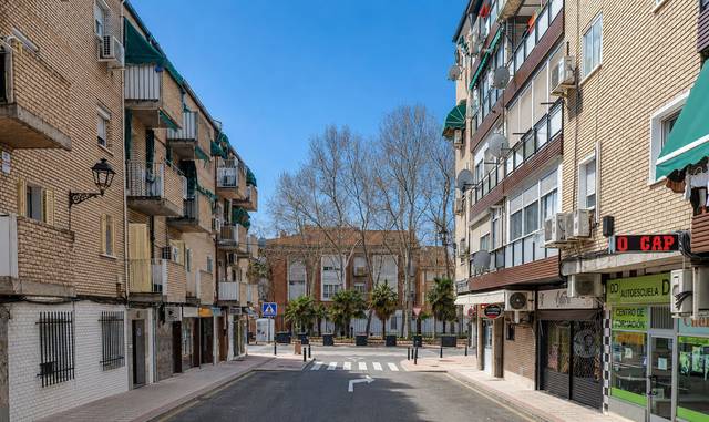 Piso en Venta en Calle Nardos en Centro