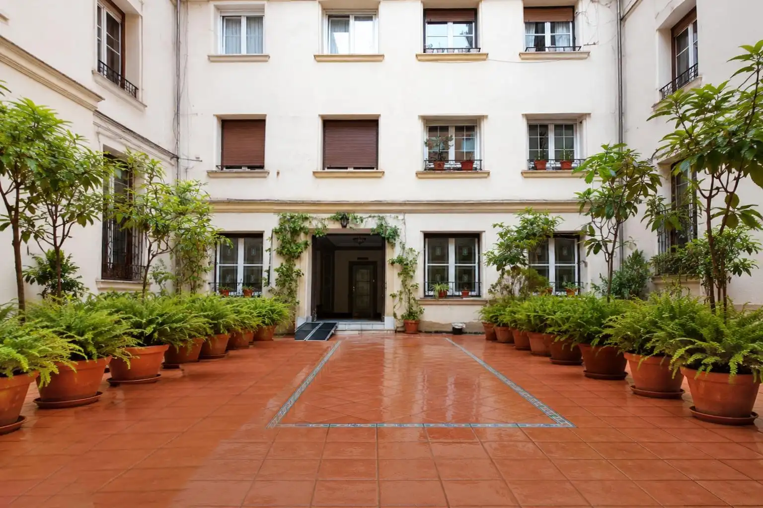 Außenansicht von Wohnung zum Verkauf in Madrid mit Heizung und Balkon