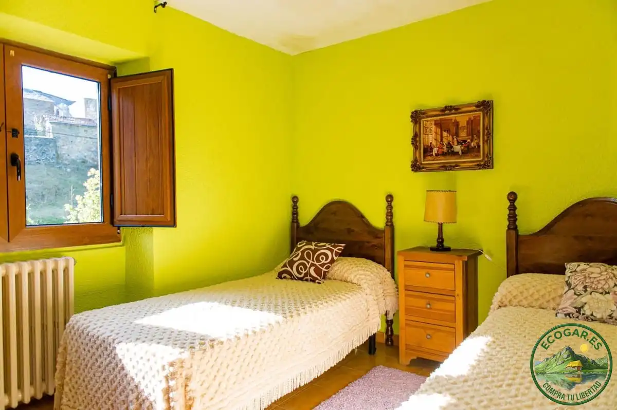 Habitación de Casa o chalet en venta en Cabrillanes con Calefacción, Trastero y Amueblado