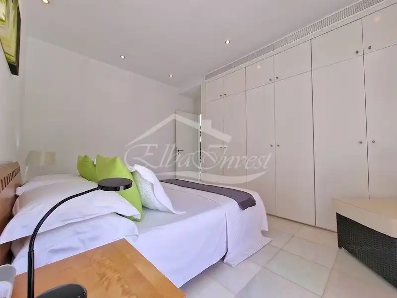 Dormitori de Casa o xalet en venda en Adeje amb Aire condicionat, Jardí privat i Terrassa