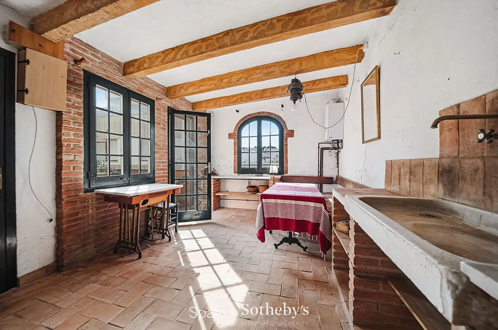 Küche von Einfamilien-Reihenhaus zum Verkauf in L'Escala mit Heizung, Terrasse und Abstellraum