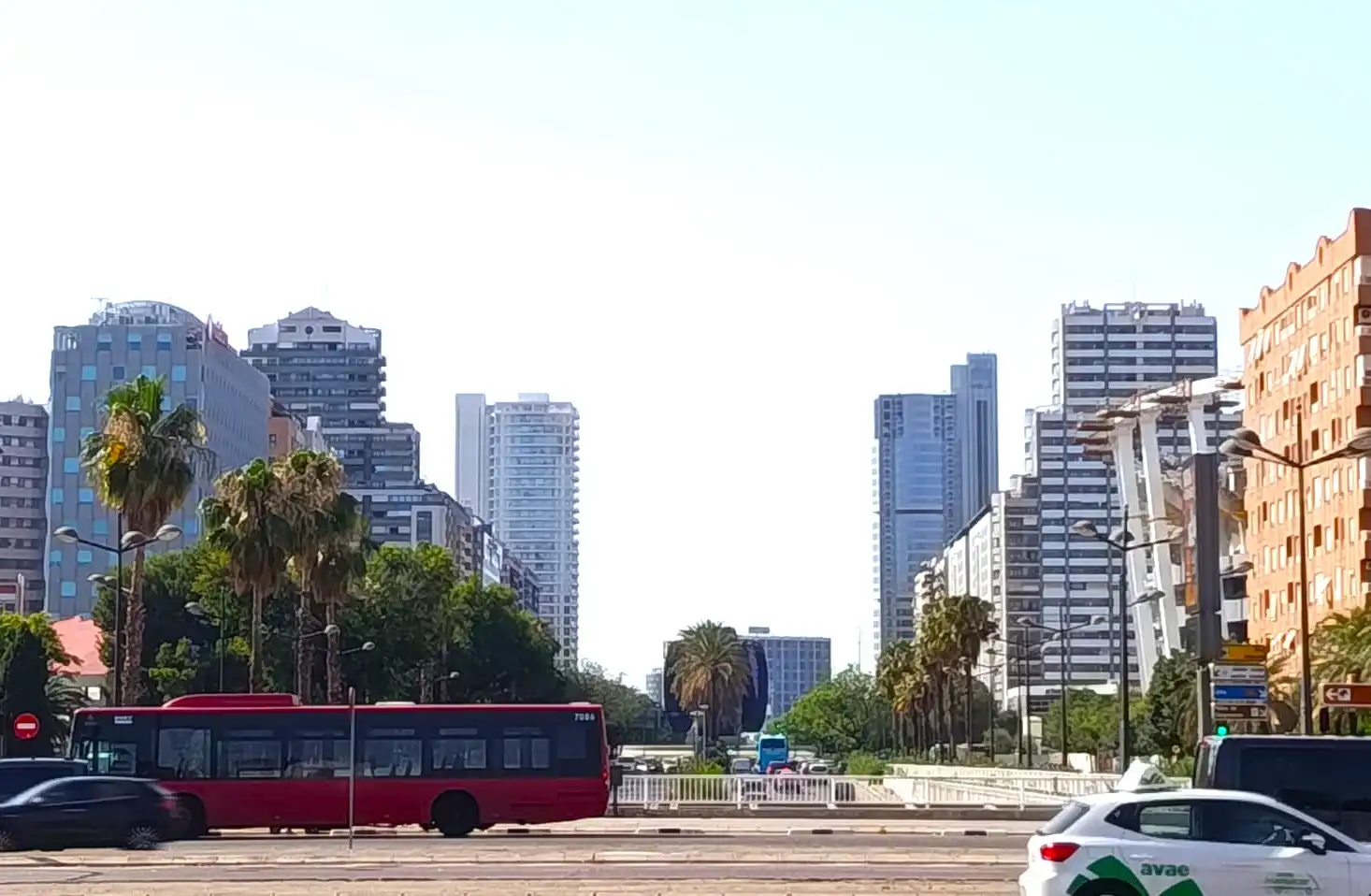 Vista exterior de Piso en venta en Valencia con Balcón y Alarma