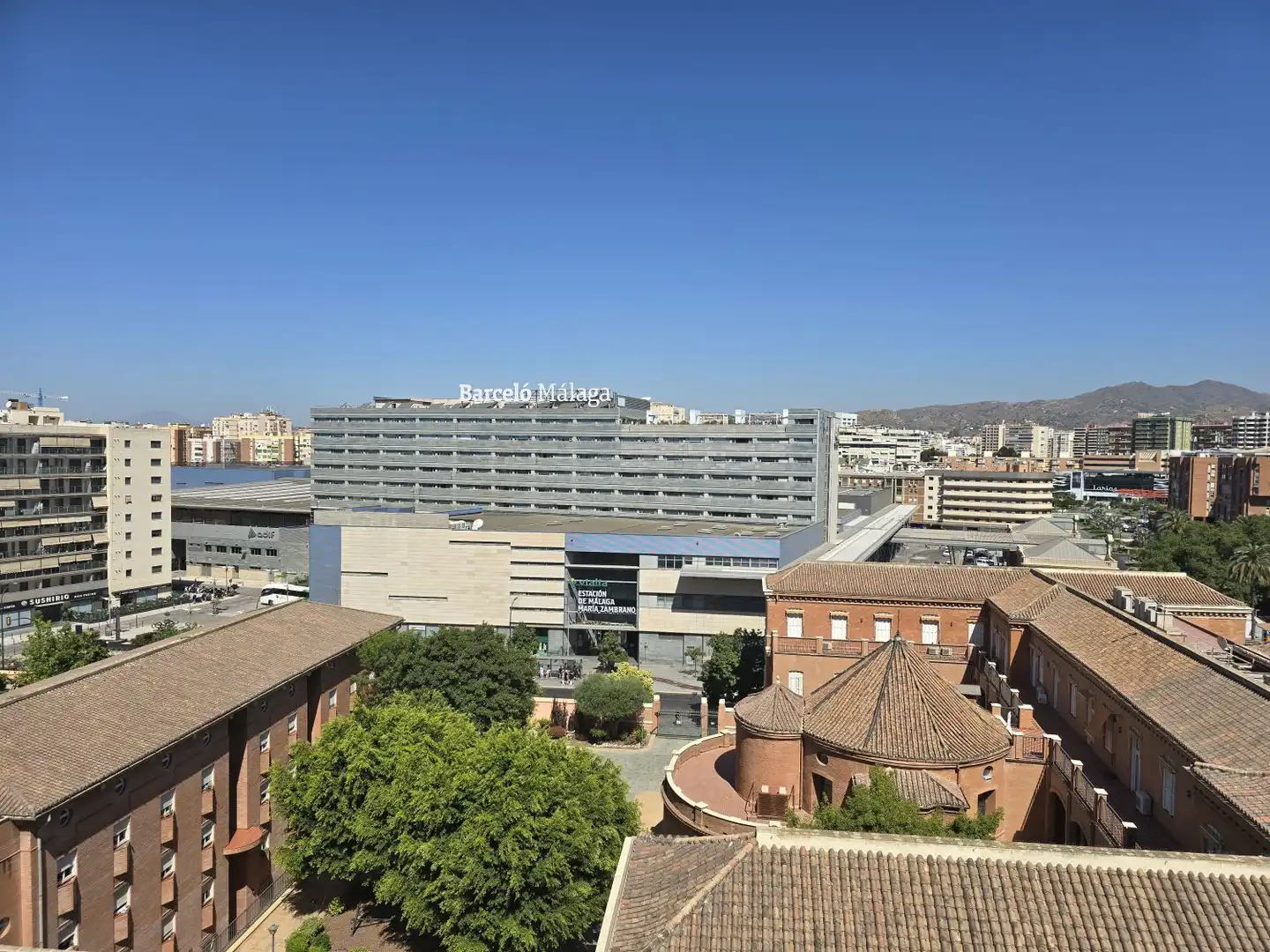 Vista exterior de Piso en venta en Málaga con Terraza