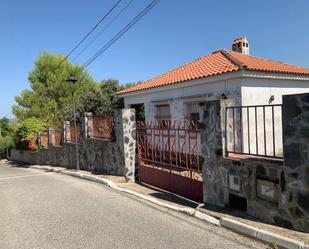 Exterior view of House or chalet for sale in Castilblanco de los Arroyos  with Terrace