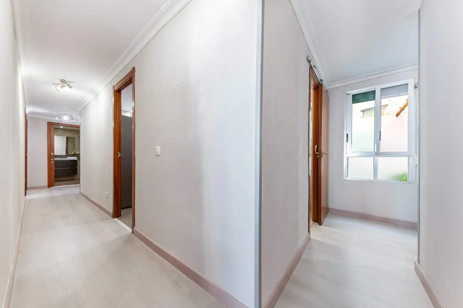 Piso en venta en Alicante / Alacant con Terraza, Balcón y Alarma