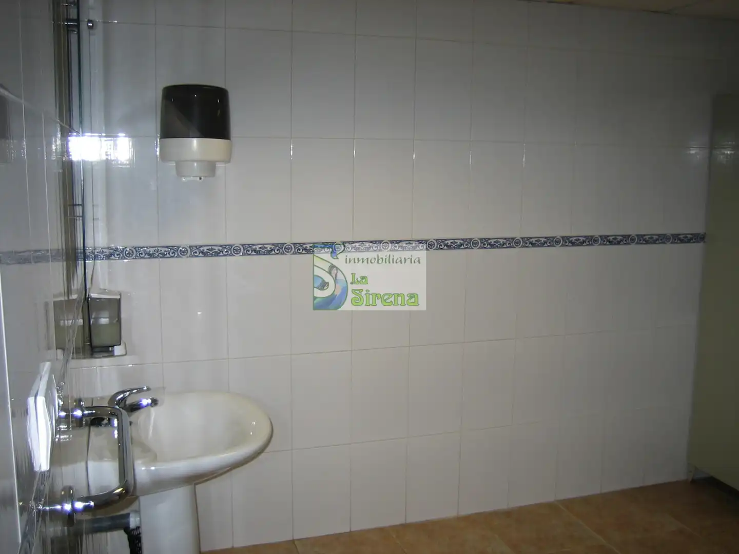 Bathroom of Commercial properties for sale in Castro-Urdiales  with Air Conditioner, Heating and Terrace
