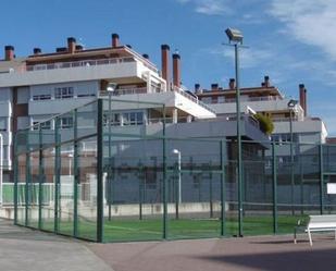 Vista exterior de Àtic en venda en Burgos Capital amb Calefacció, Parquet i Terrassa