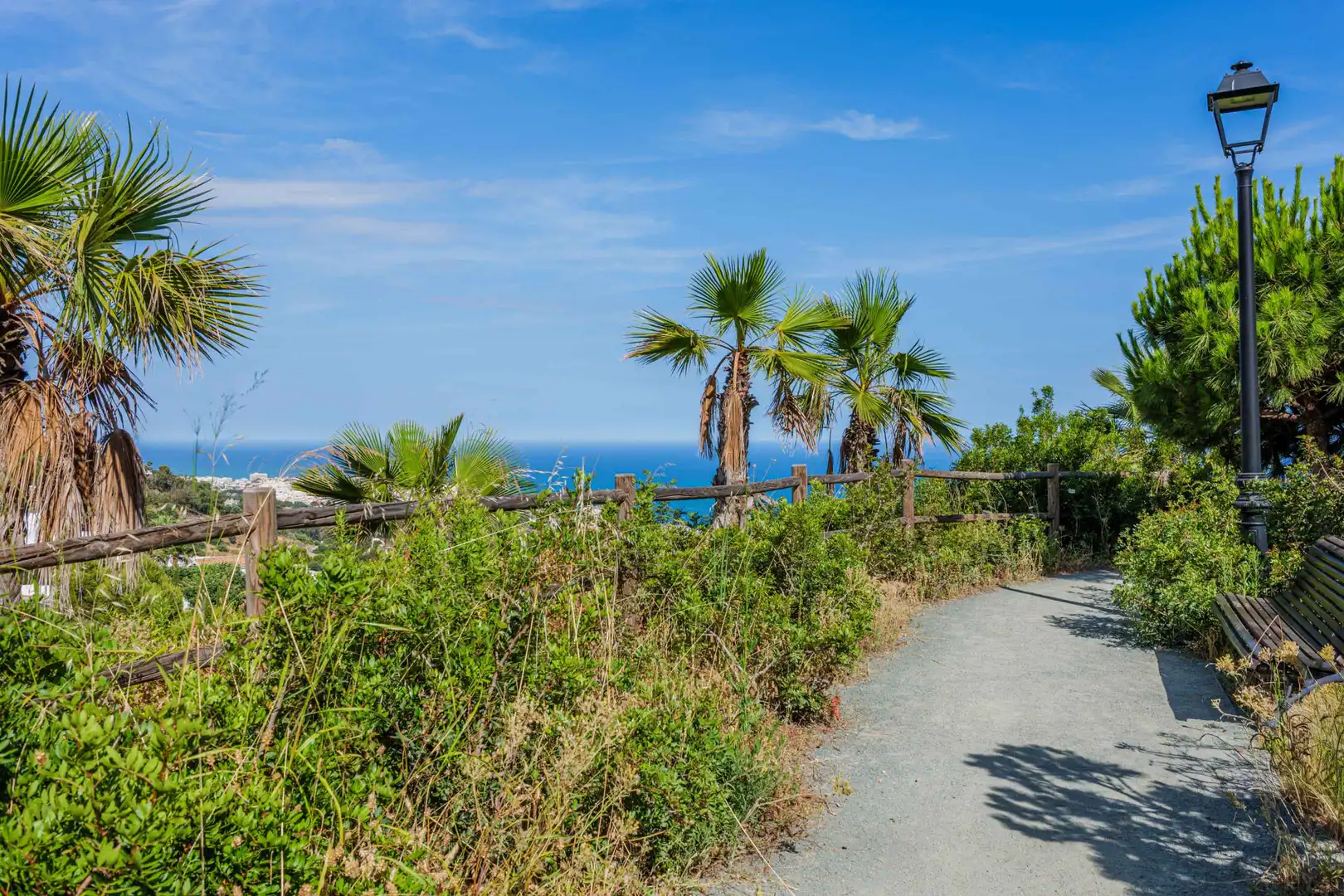 Vista exterior de Àtic en venda en Benalmádena amb Aire condicionat, Terrassa i Piscina