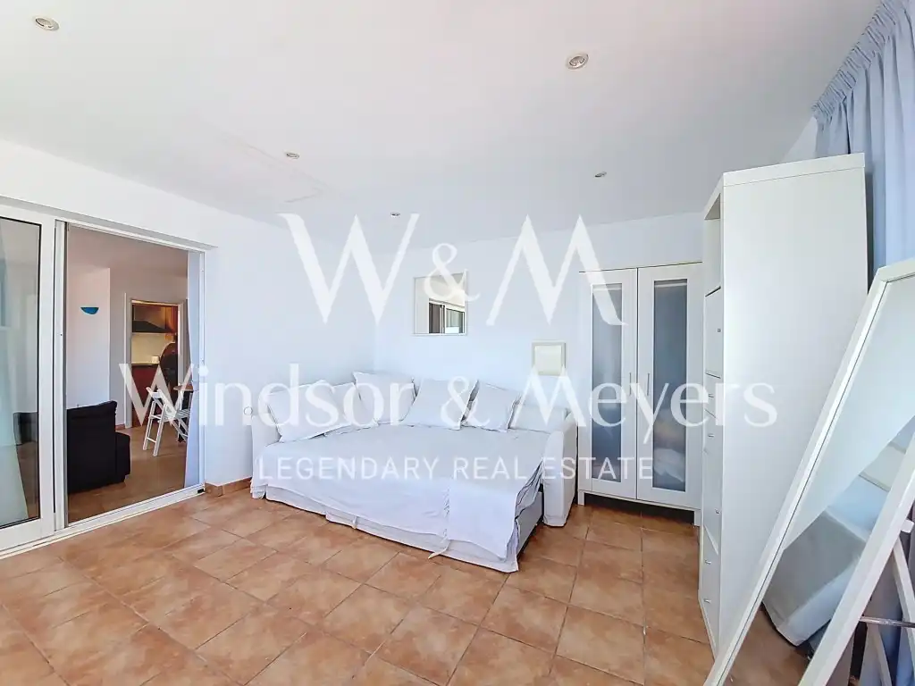 Habitación de Apartamento en venta en Santa Eulària des Riu con Aire acondicionado, Amueblado y Piscina comunitaria
