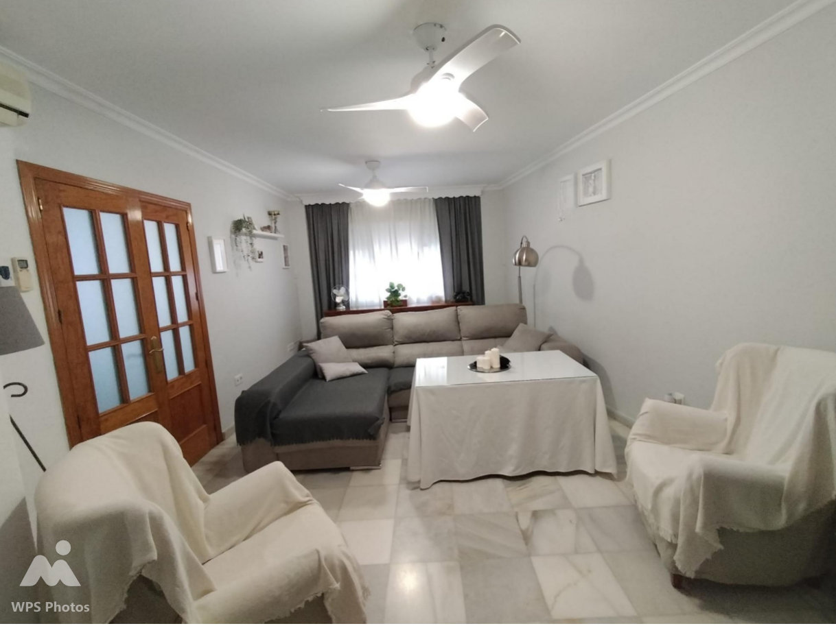 Sala d'estar de Casa o xalet en venda en Málaga Capital amb Aire condicionat i Traster