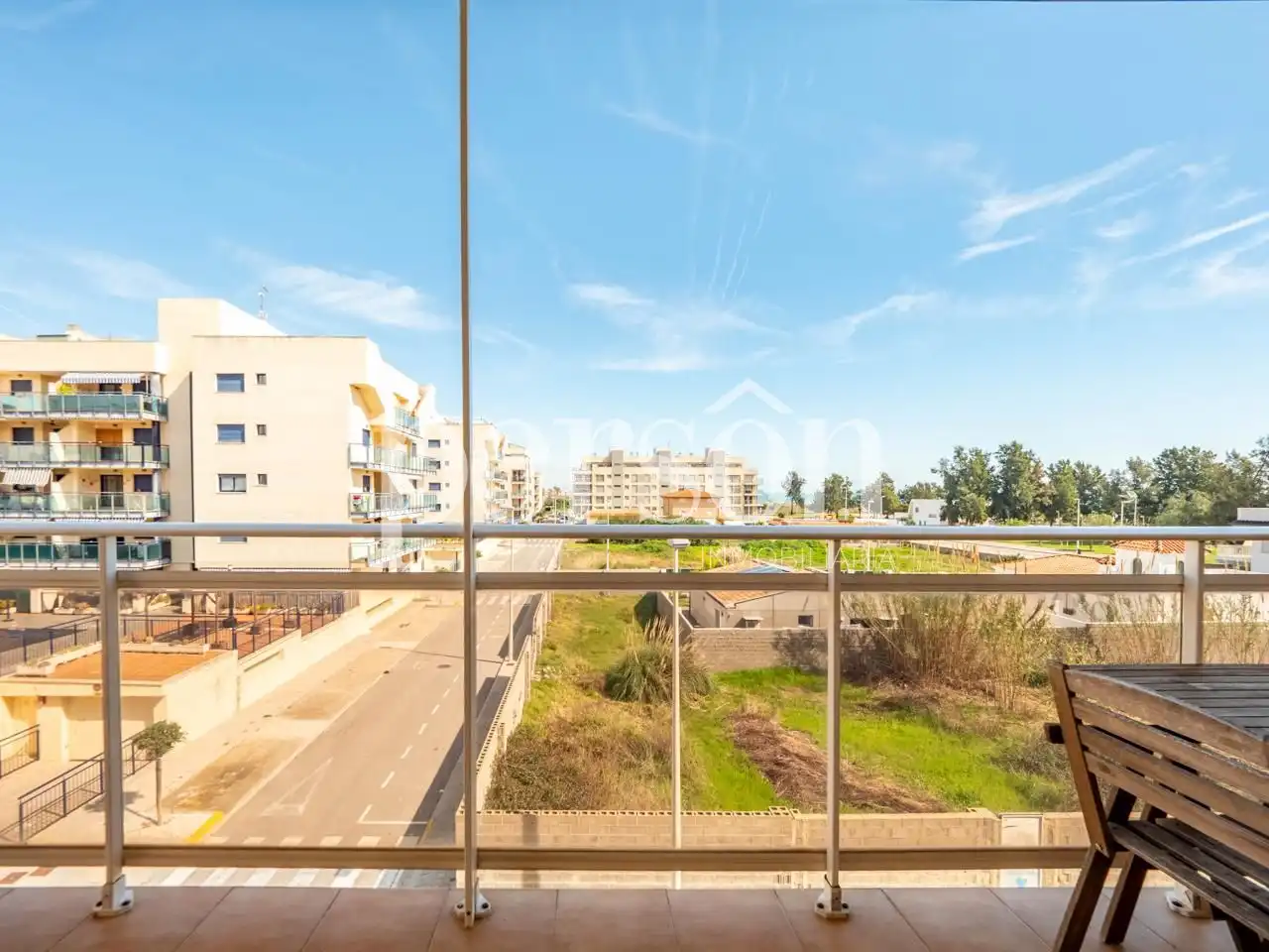 Außenansicht von Wohnung zum Verkauf in Moncofa mit Klimaanlage, Heizung und Terrasse