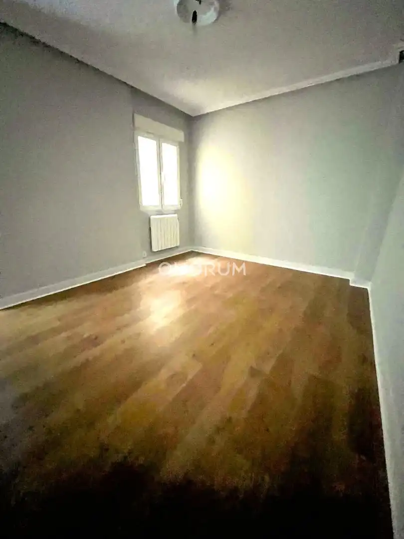 Dormitori de Pis en venda en Bilbao  amb Calefacció, Terrassa i Balcó