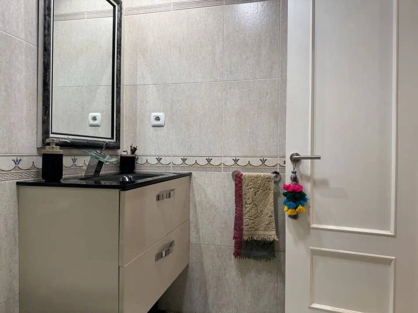 Baño de Piso en venta en Colindres con Calefacción, Terraza y Amueblado