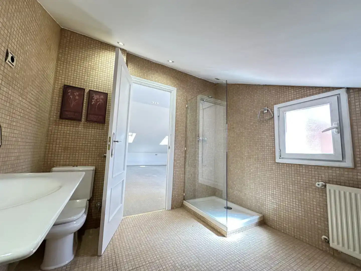 Baño de Casa o chalet en venta en Madrid con Aire acondicionado, Jardín privado y Parquet